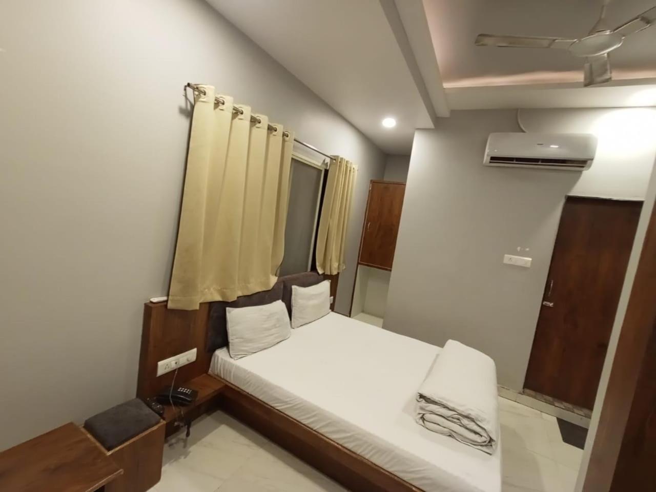 Hotel Shankar ウッジャイン エクステリア 写真